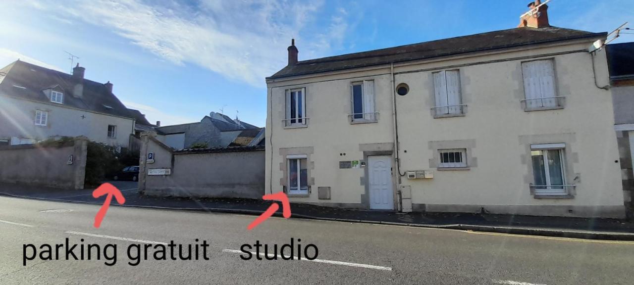 Studio Le Ligerien Saint-Denis-de lʼHôtel 外观 照片